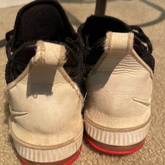 Lebron James 16 GS Bred - Picture 2 of 3